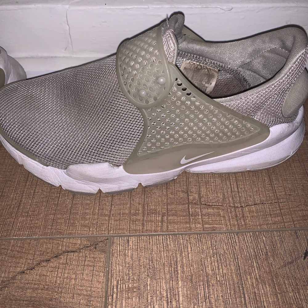 Nike tennis shoes